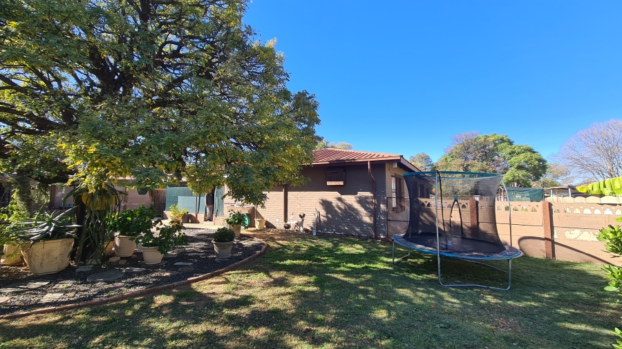 4 Bedroom Property for Sale in Naudeville Free State
